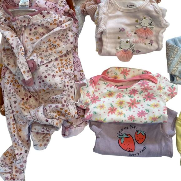 Baby Girl Bundle - 24 Items 0-6 Mos. Hello Kitty, Gerber, Carters, Rachel Zoe - Picture 15 of 16